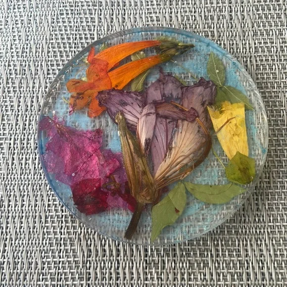 Handmade Pressed Flower Coaster Set and Holder Round Colorful - Picture 3 of 16